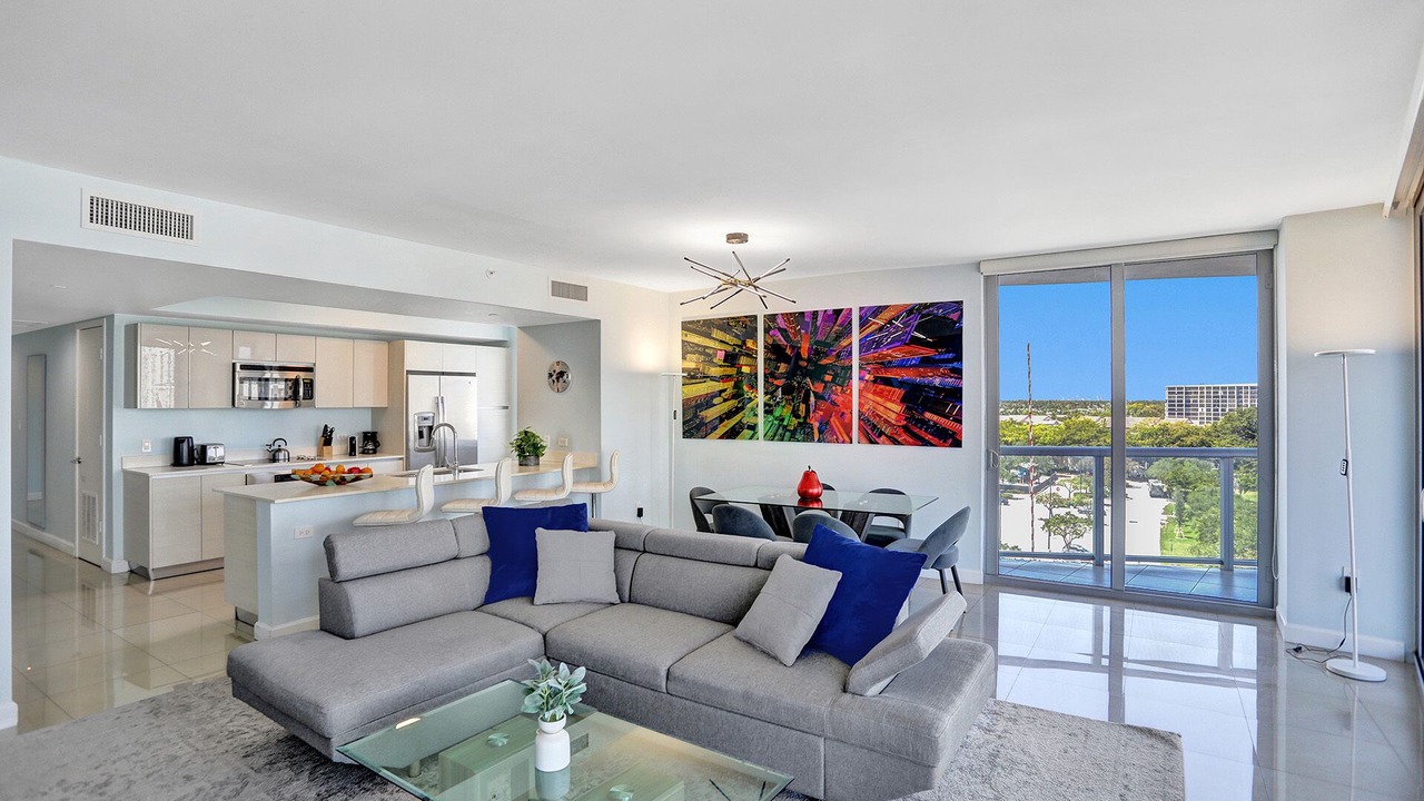 Photo of Livingroom in Hallandale Beach