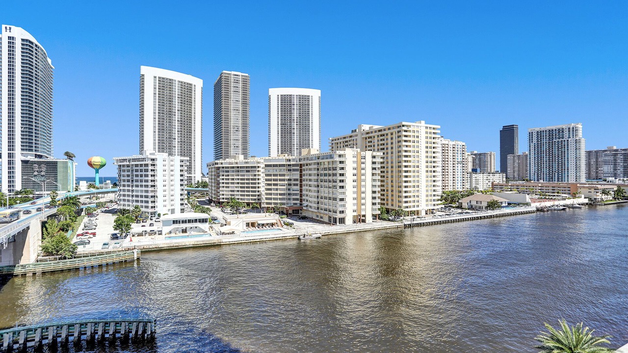 Photo of Outdoor in Hallandale Beach