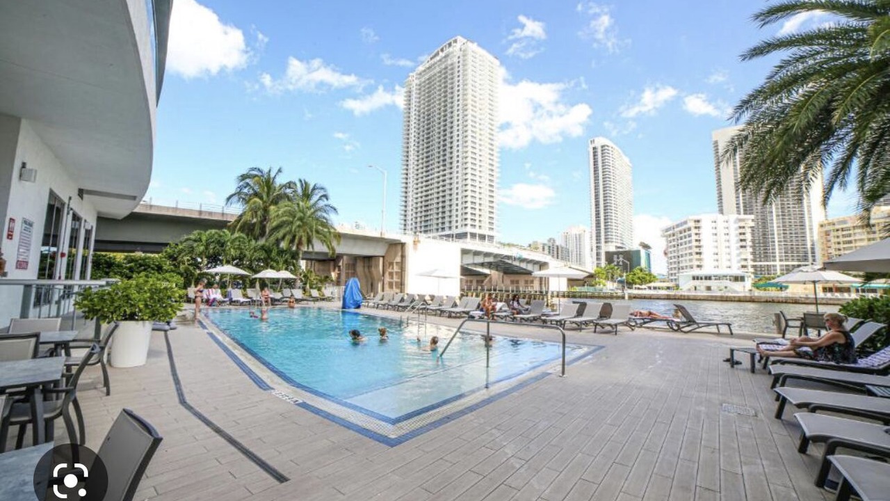Photo of Outdoor in Hallandale Beach