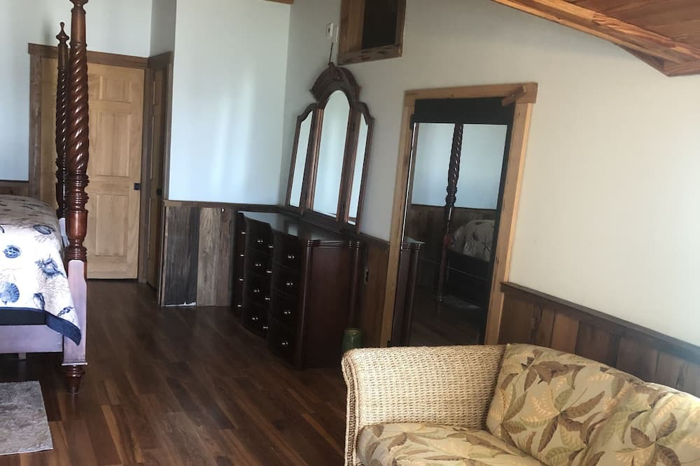 Photo of Livingroom in Eastpoint
