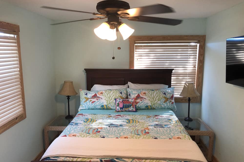 Photo of Bedroom in Eastpoint