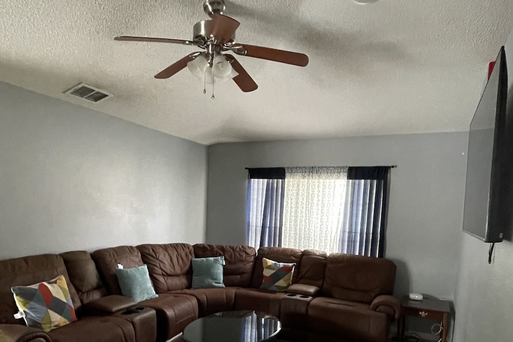 Photo of Livingroom in Winter Haven