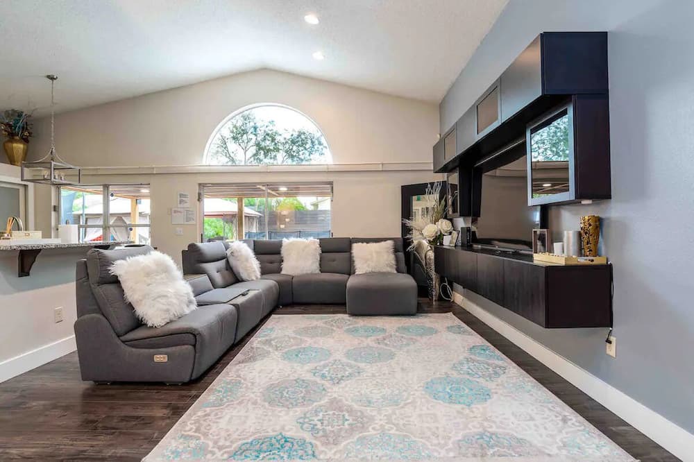 Photo of Livingroom in Fairvilla