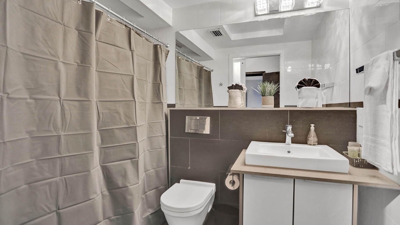 Photo of Bathroom in Royal Poinciana