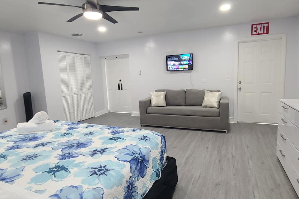 Photo of Bedroom in West Hollywood