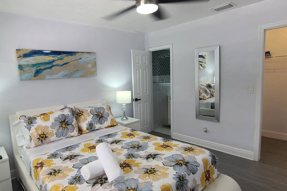Photo of Bedroom in West Hollywood