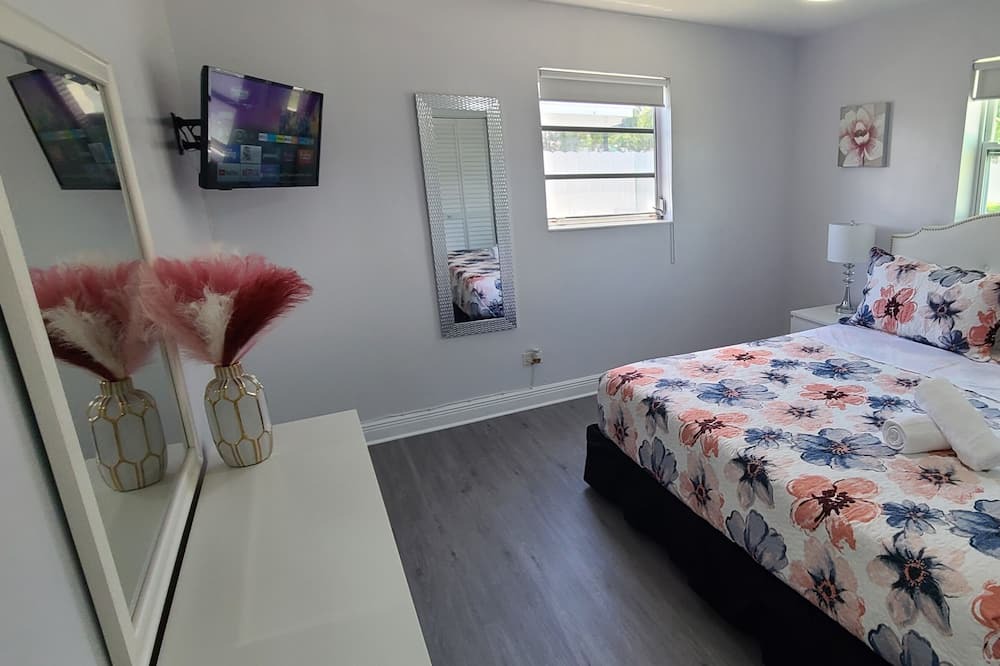 Photo of Bedroom in West Hollywood