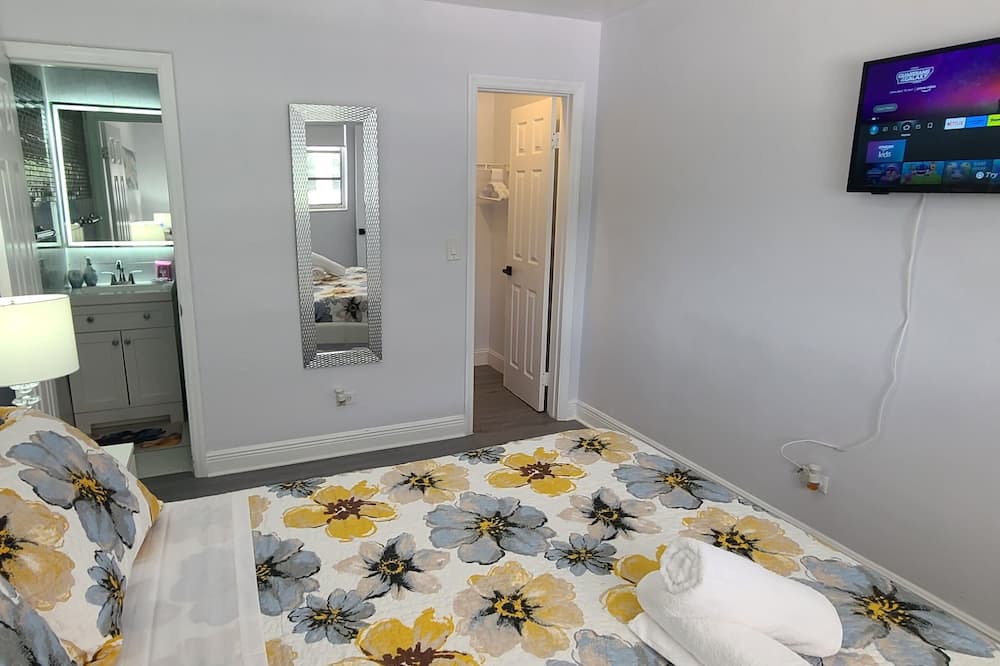 Photo of Bedroom in West Hollywood