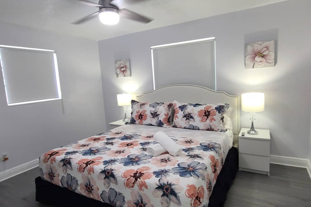 Photo of Bedroom in West Hollywood