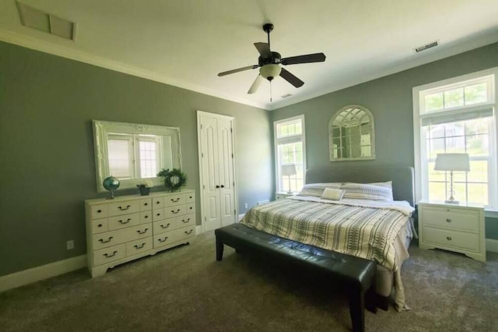 Photo of Bedroom in Tallahassee