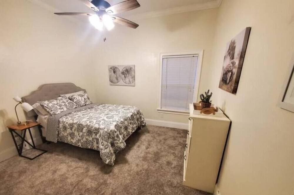 Photo of Bedroom in Tallahassee