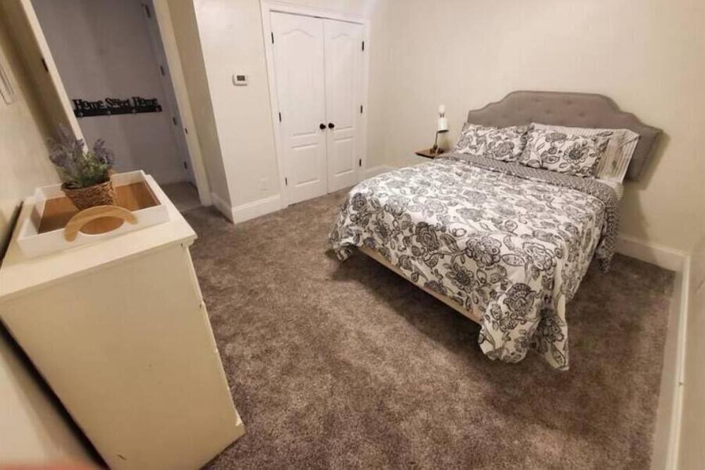 Photo of Bedroom in Tallahassee