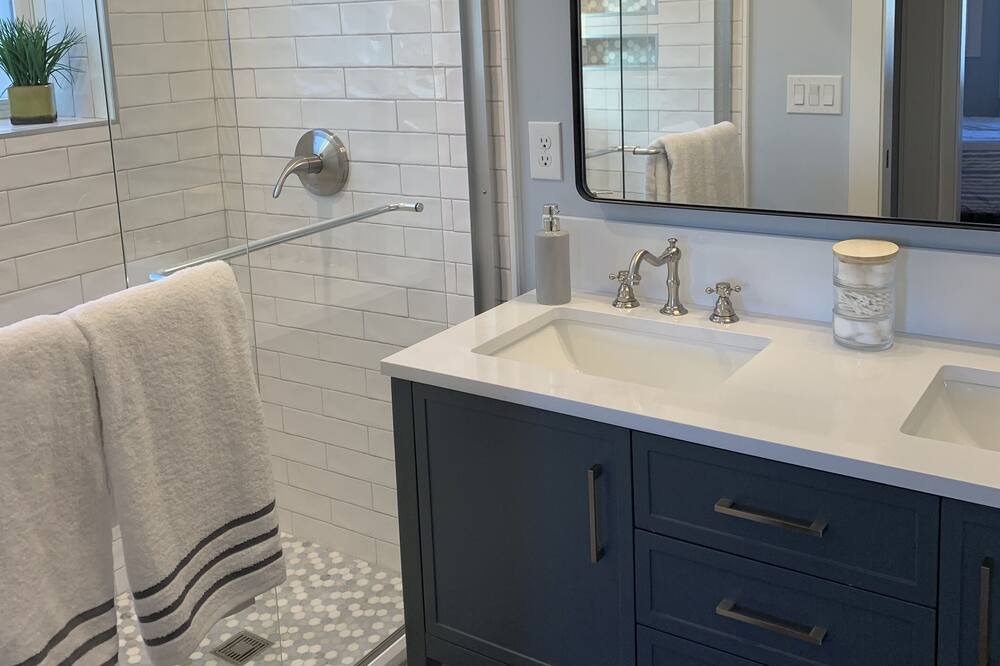 Photo of Bathroom in Seneca