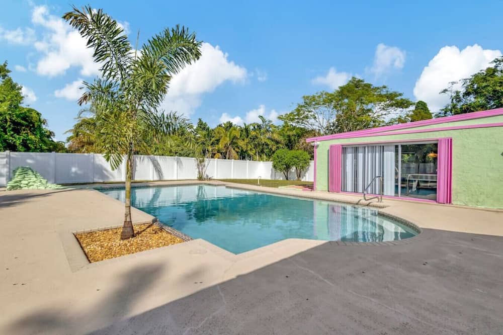 Photo of Others in Indian River Estates