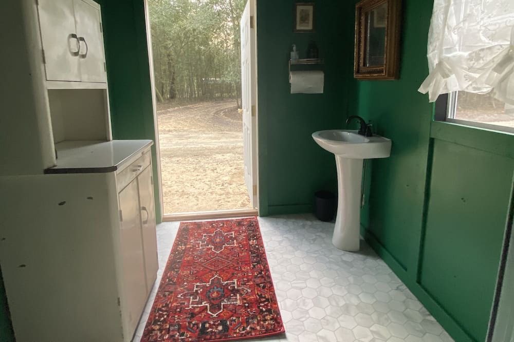 Photo of Bathroom in Live Oak