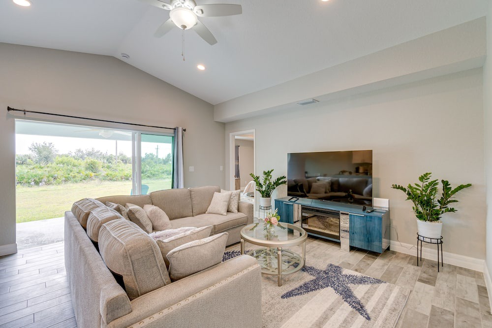 Photo of Livingroom in South Gulf Cove