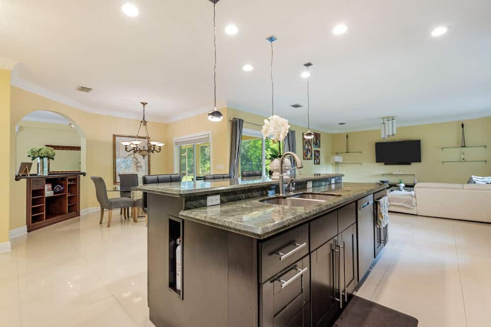 Photo of Kitchen in Southwest Ranches