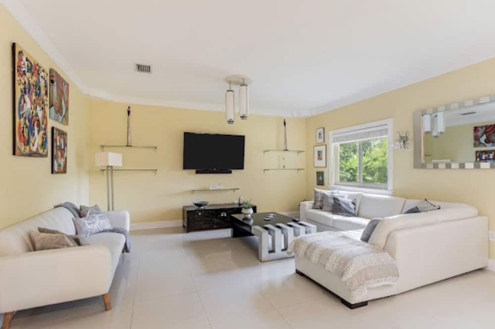 Photo of Livingroom in Southwest Ranches