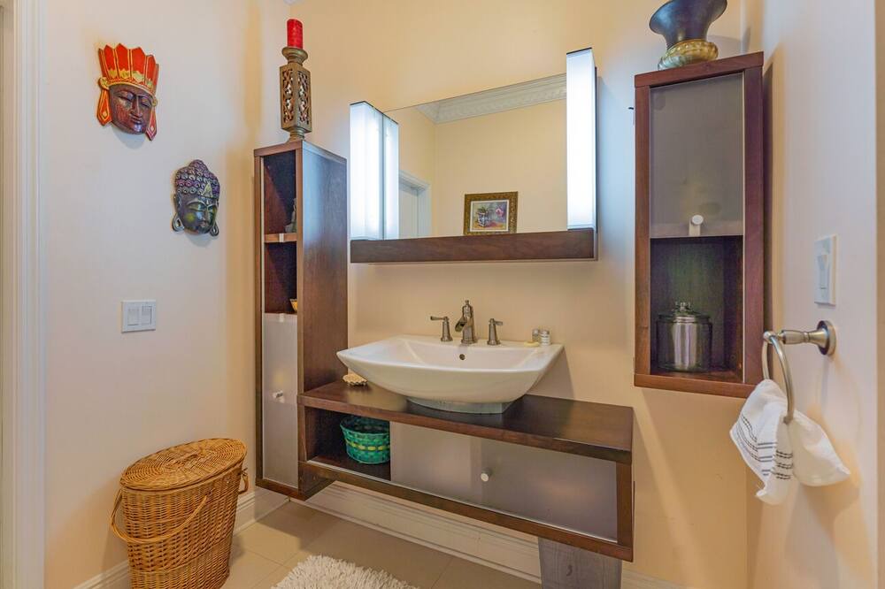 Photo of Bathroom in Southwest Ranches