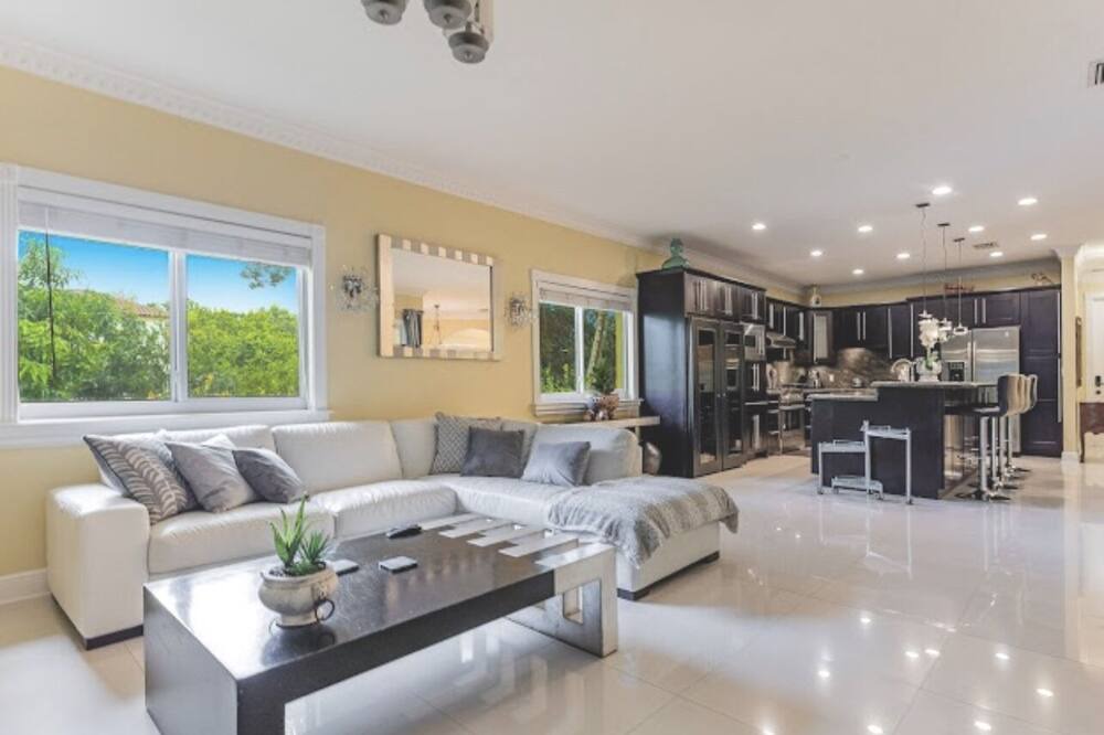 Photo of Livingroom in Southwest Ranches