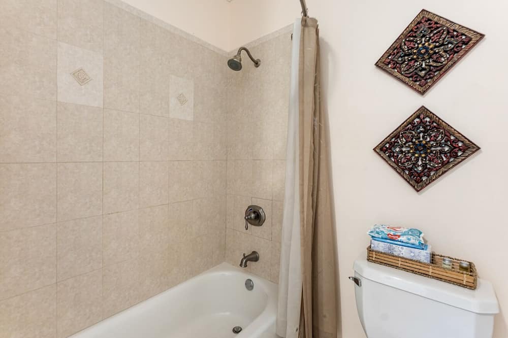 Photo of Bathroom in Southwest Ranches