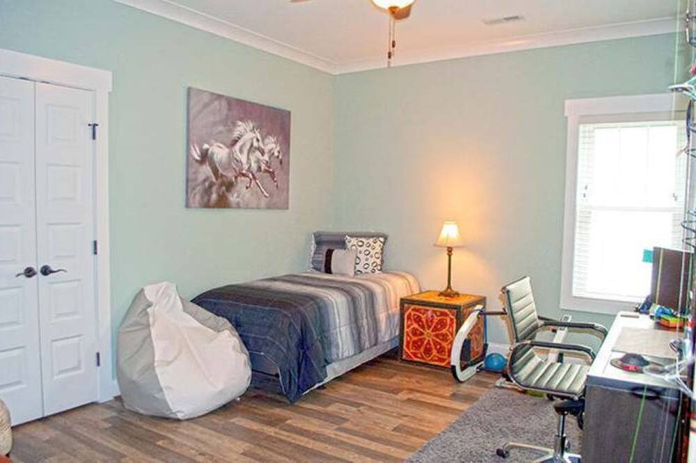 Photo of Bedroom in Tranquil Harbour