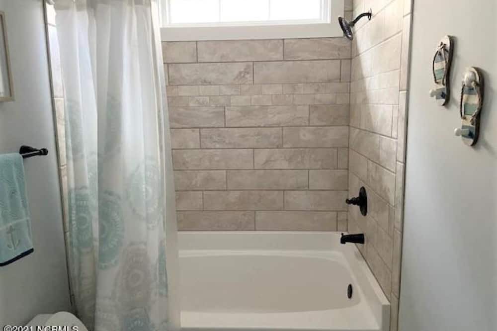 Photo of Bathroom in Tranquil Harbour