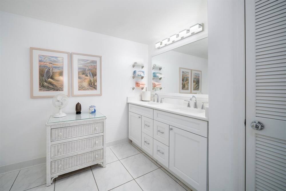 Photo of Bathroom in Grand Harbor