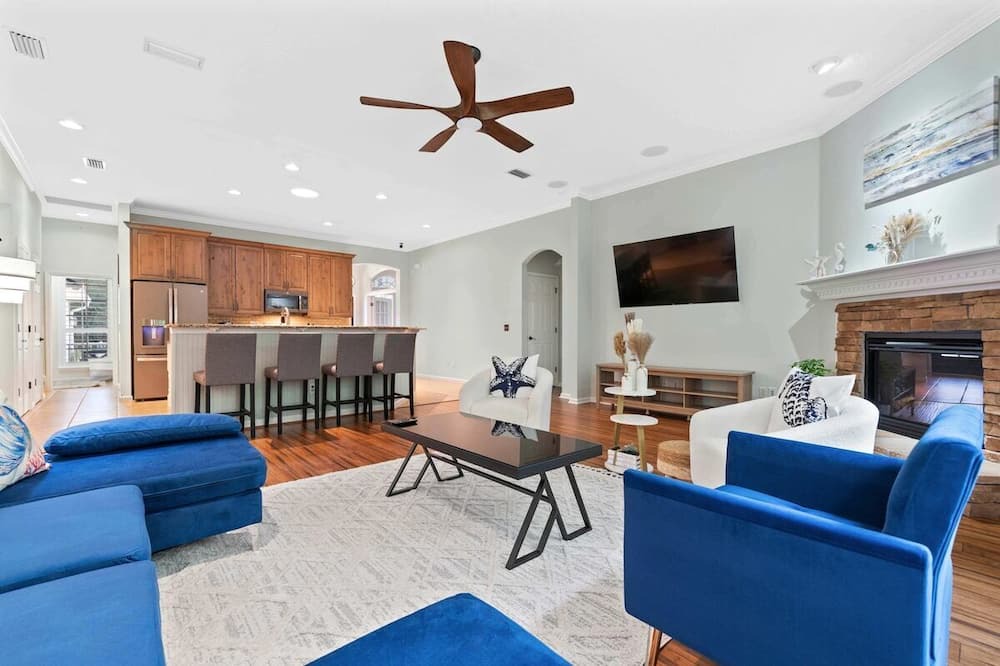 Photo of Livingroom in Fleming Island