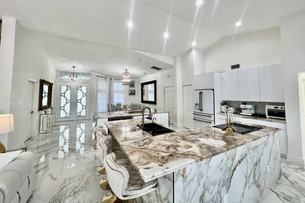 Photo of Kitchen in Greenview Shores