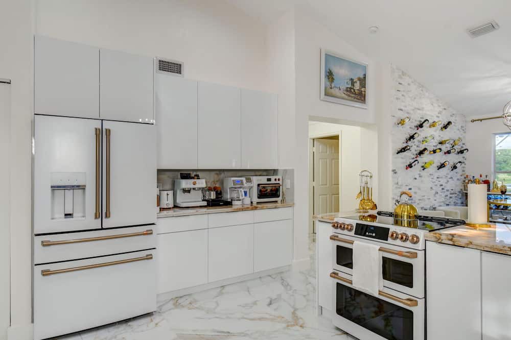 Photo of Kitchen in Greenview Shores