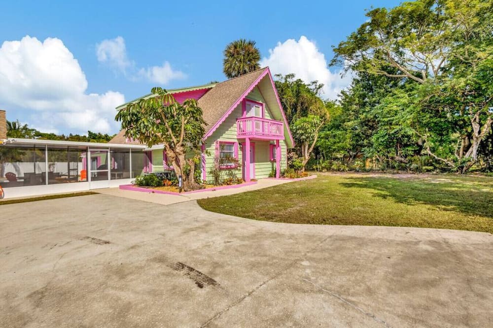 Photo of Others in Indian River Estates
