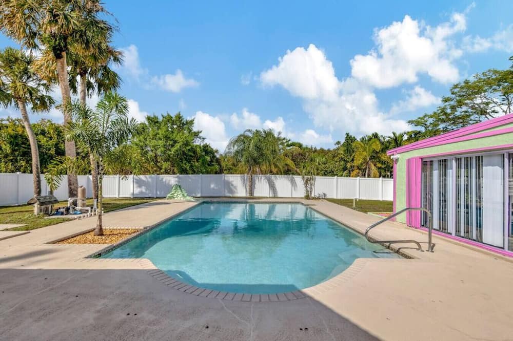 Photo of Others in Indian River Estates