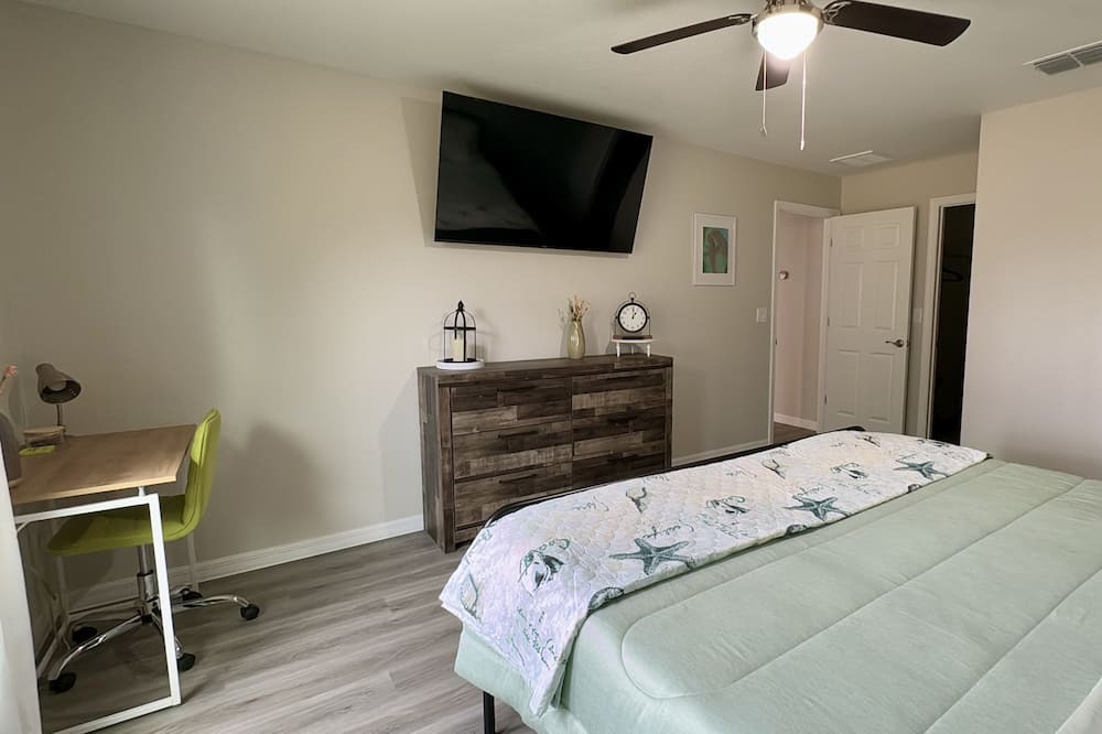 Photo of Bedroom in Dunnellon