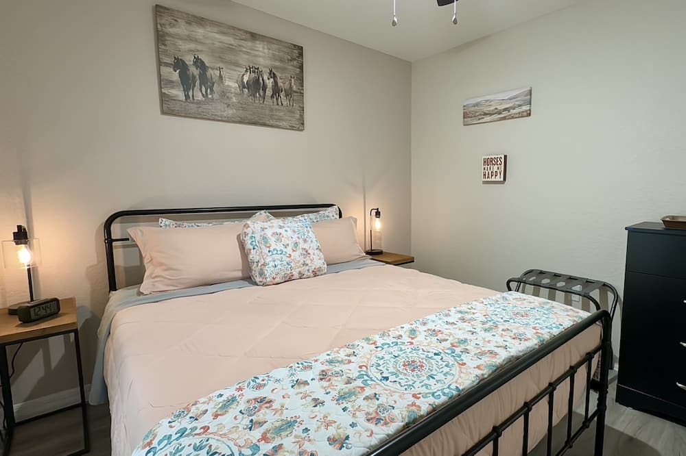 Photo of Bedroom in Dunnellon
