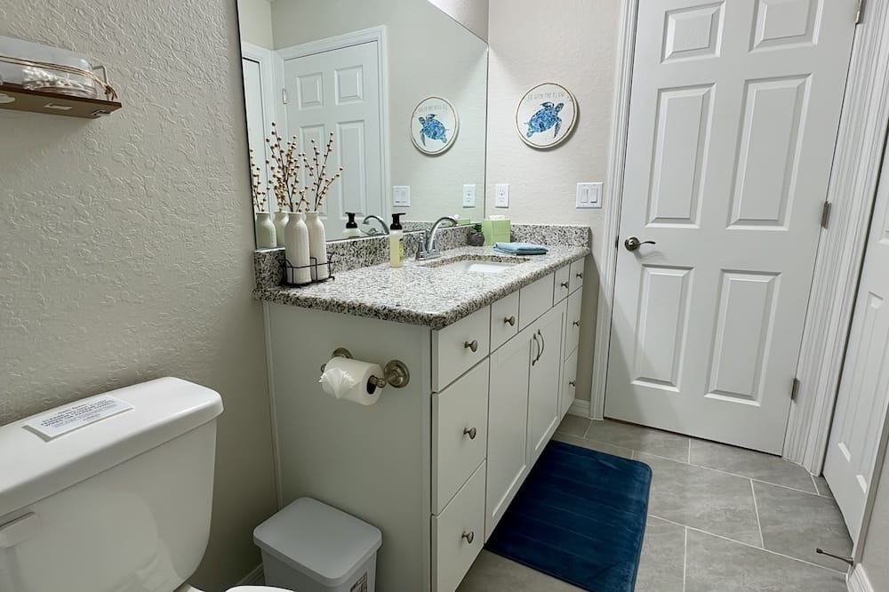 Photo of Bathroom in Dunnellon