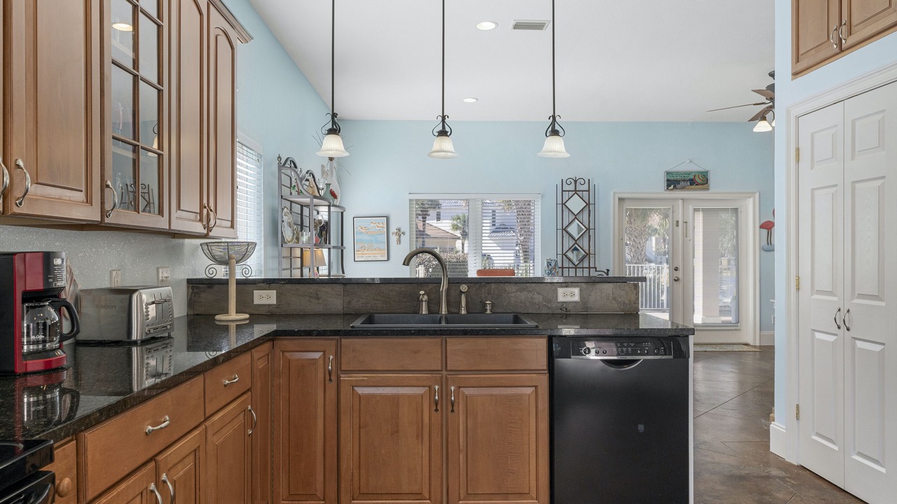 Photo of Kitchen in Avalon Beach Estates