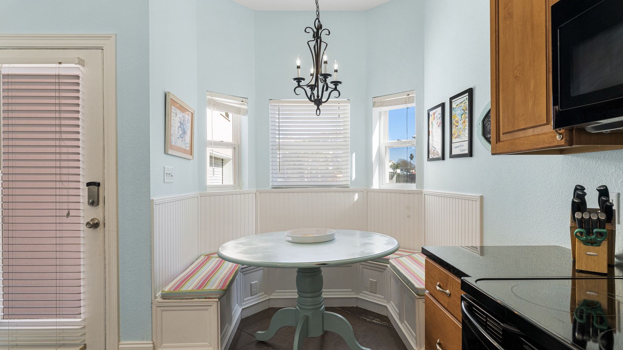 Photo of Livingroom in Avalon Beach Estates