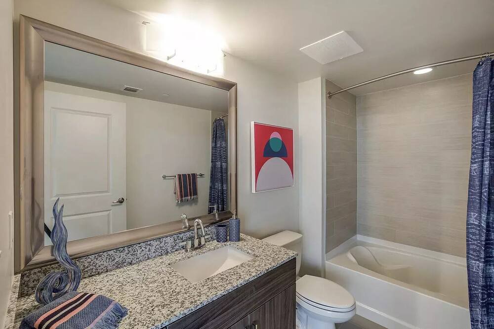 Photo of Bathroom in Riverwalk Fort Lauderdale