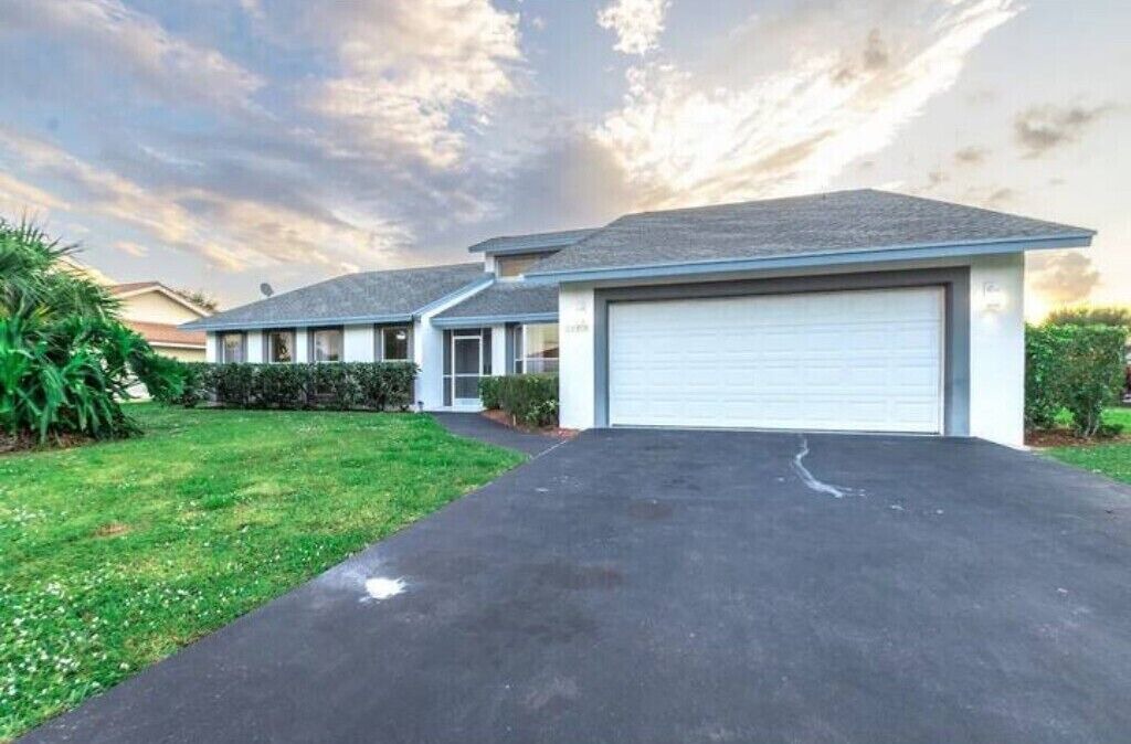 Photo of Outdoor in Greenview Shores