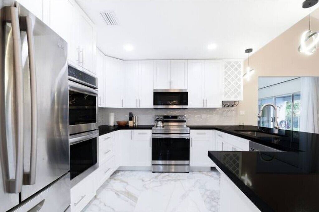 Photo of Kitchen in Greenview Shores
