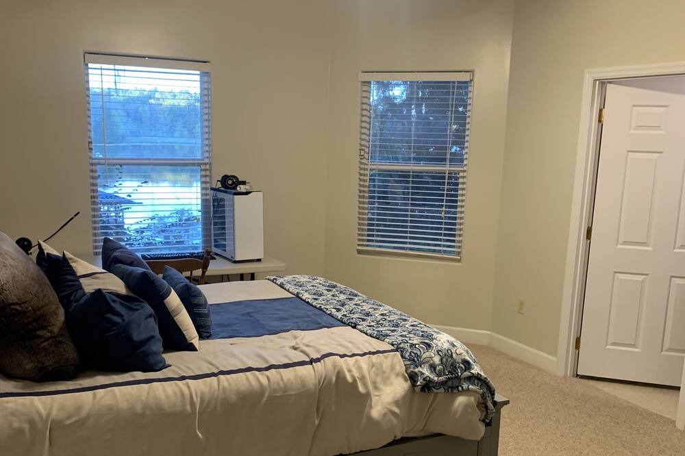 Photo of Bedroom in Quincy