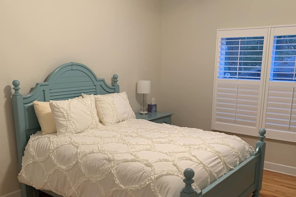 Photo of Bedroom in Quincy