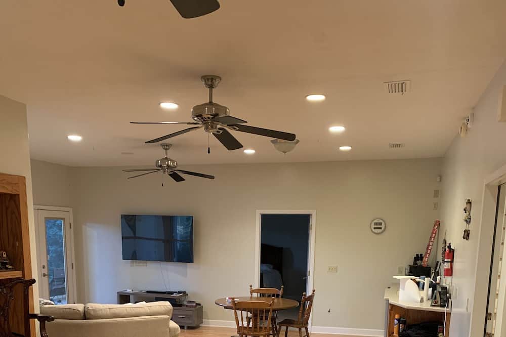 Photo of Livingroom in Quincy