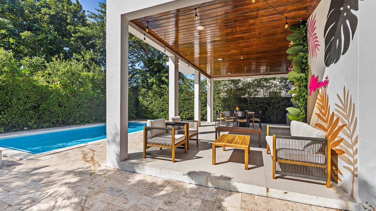 Photo of Patio Balcony in The Roads