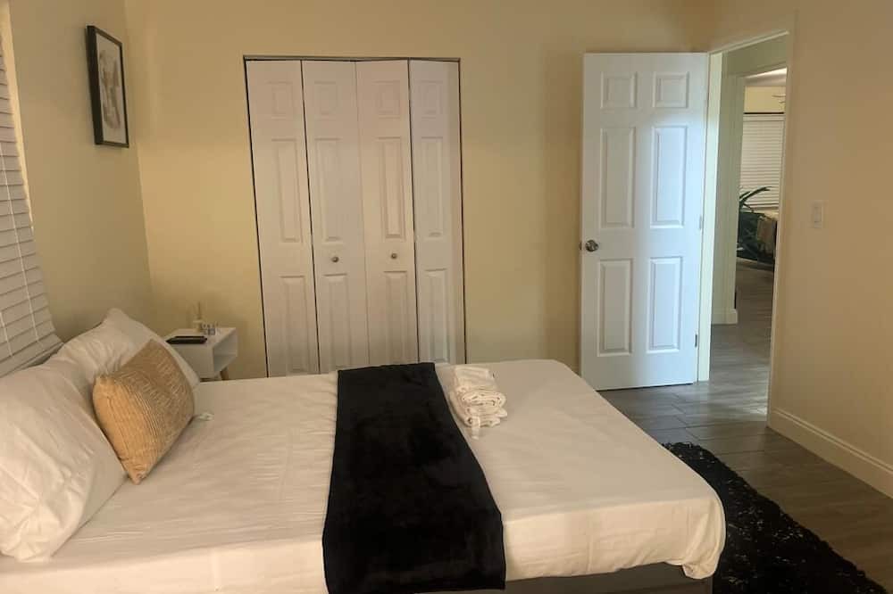 Photo of Bedroom in Greenacres