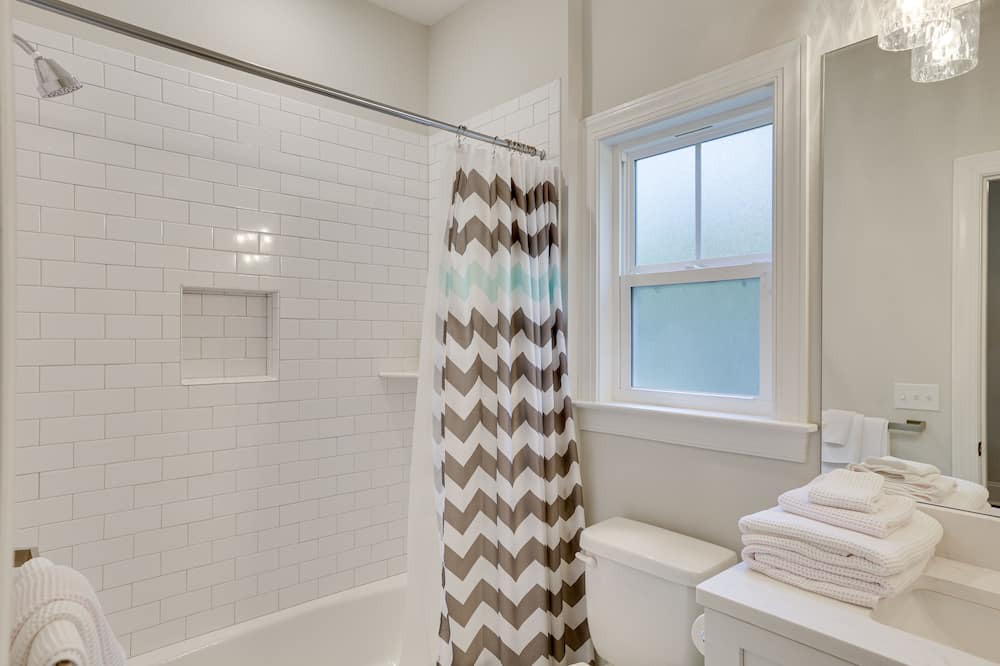 Photo of Bathroom in Crawfordville