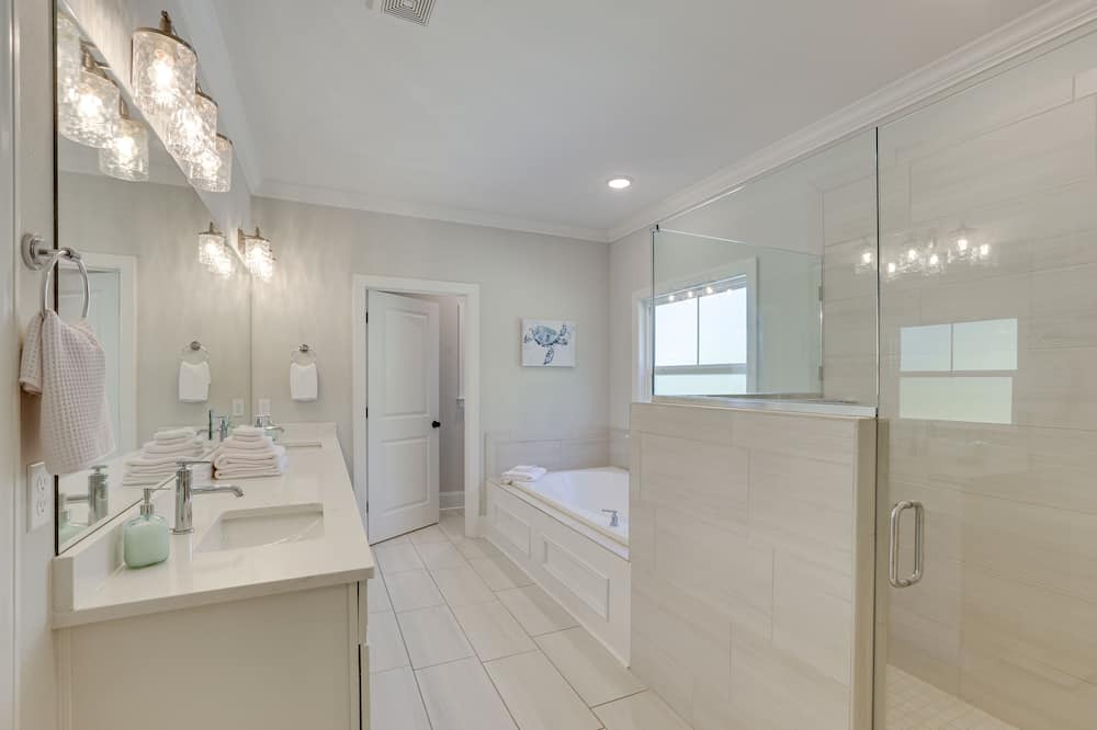 Photo of Bathroom in Crawfordville