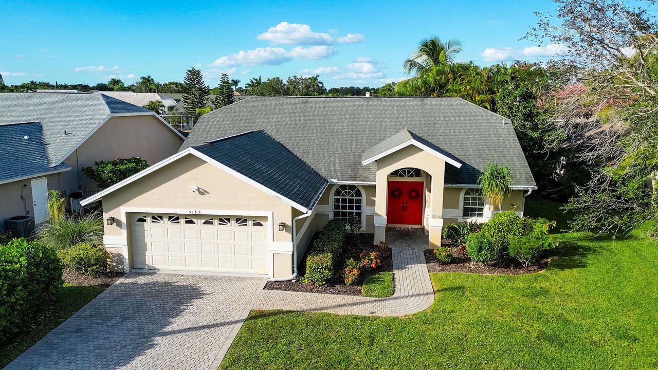 Photo of Outdoor in Crown Pointe