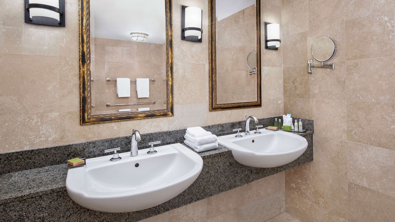 Photo of Bathroom in Sunrise